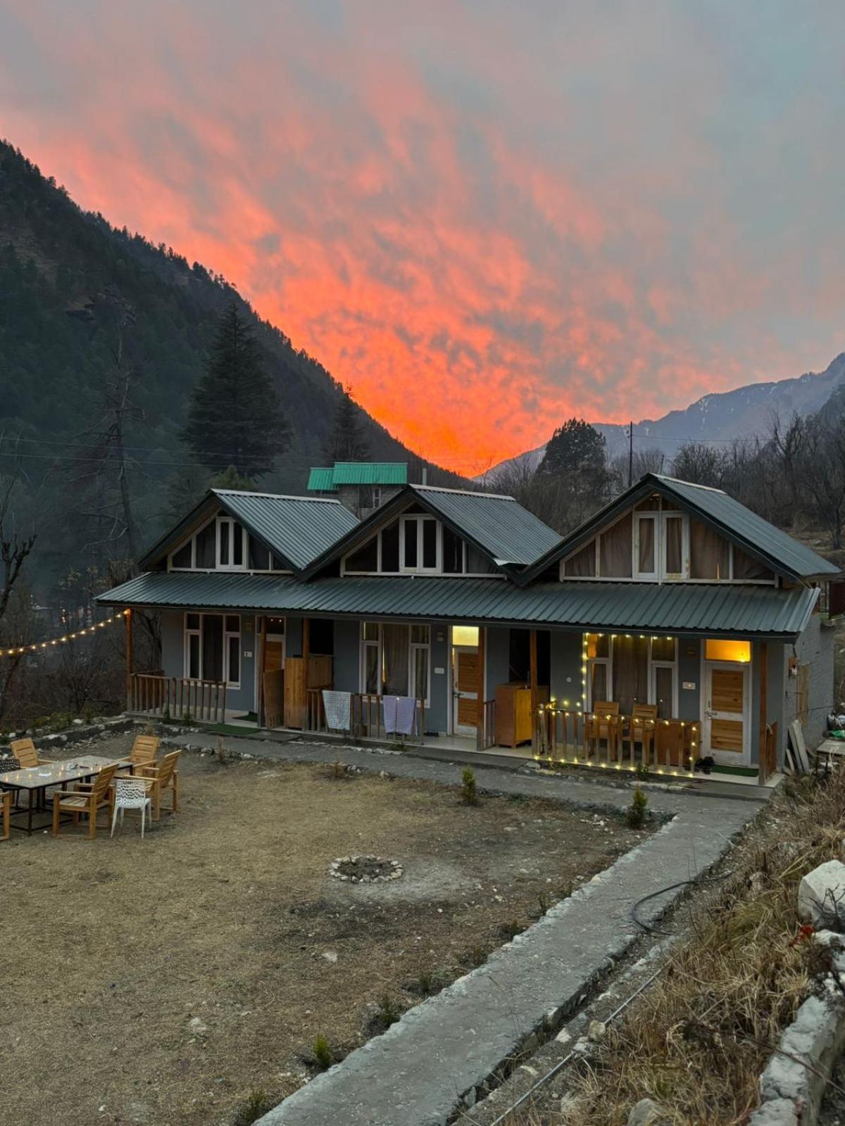Jumboz Cabin Kasol Exteriör bild